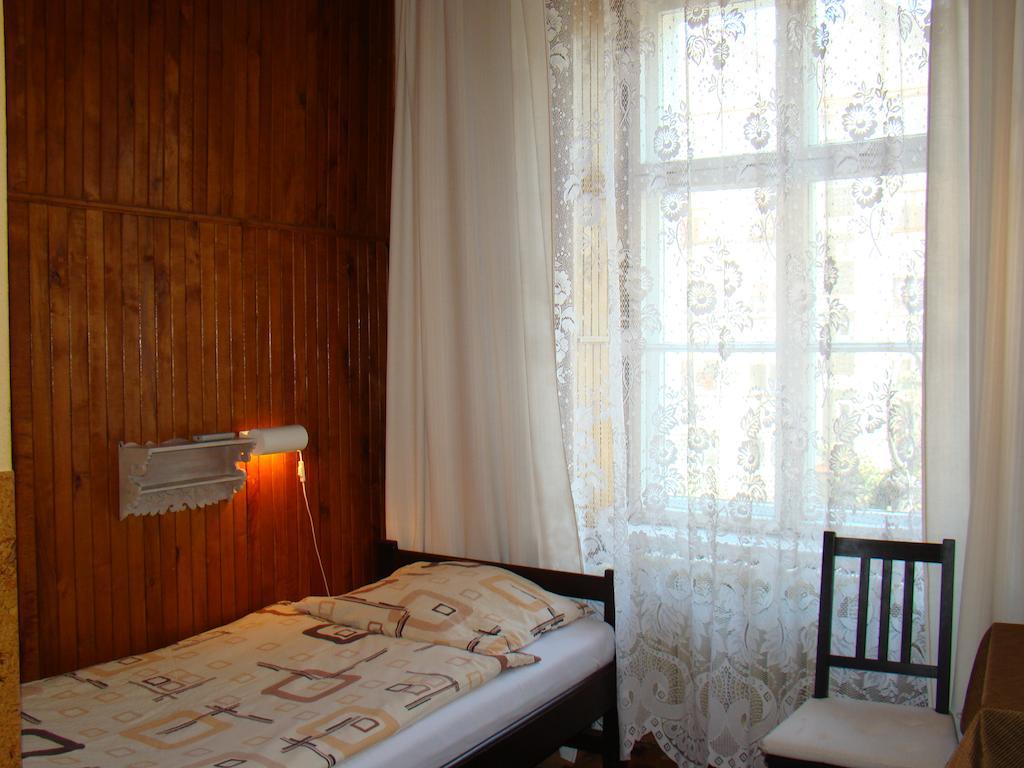 Hotel Polonia Namyslow Room photo