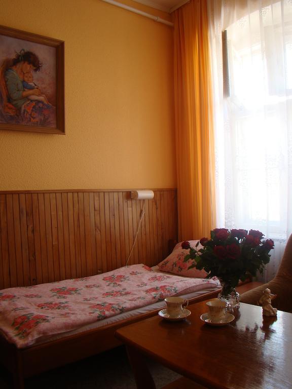 Hotel Polonia Namyslow Room photo