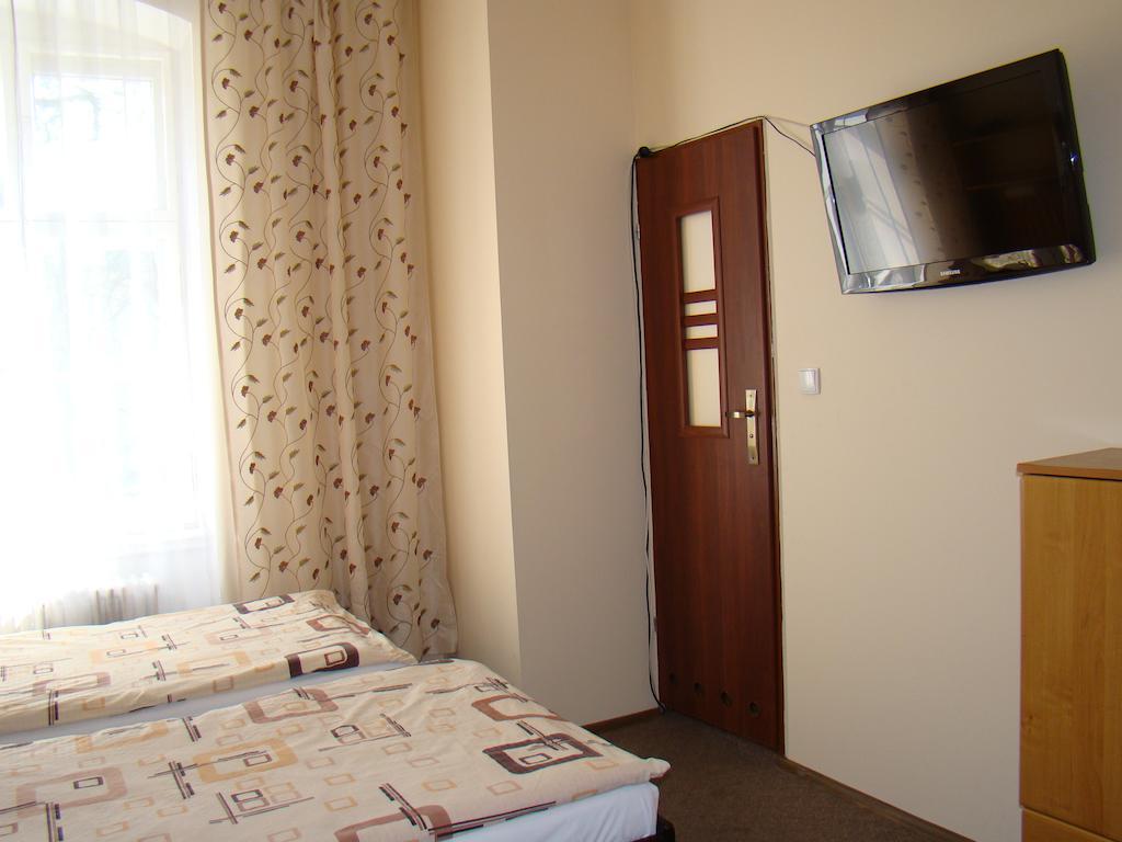 Hotel Polonia Namyslow Room photo