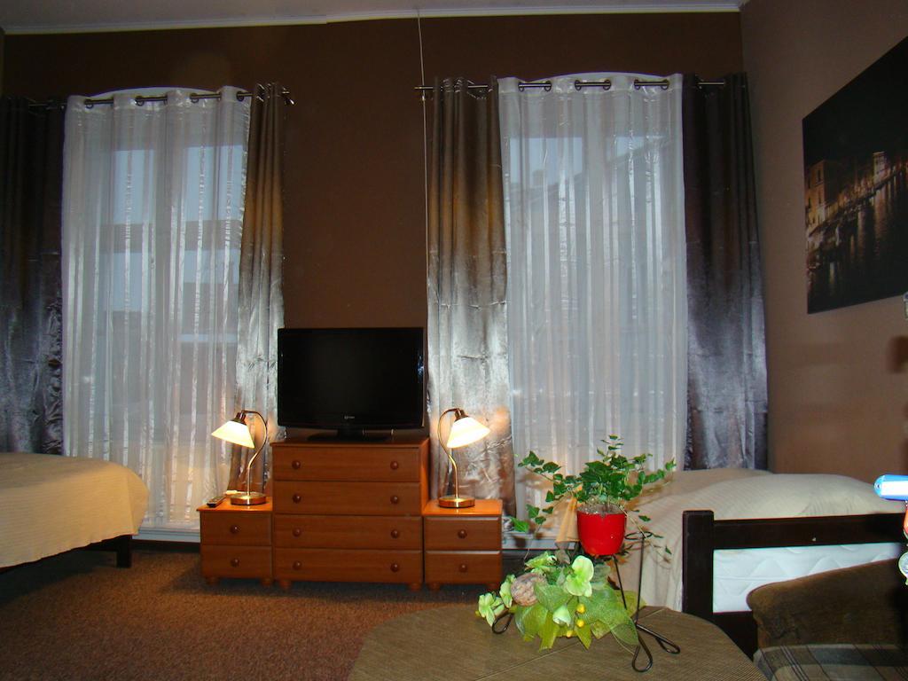 Hotel Polonia Namyslow Room photo